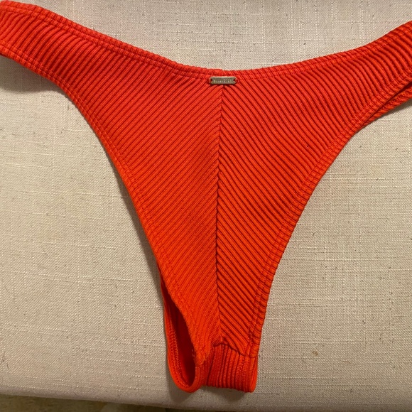 Hollister Coral cheeky swim bottoms - Picture 2 of 3